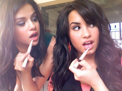 Demi-And-Selena-Makeup.jpg